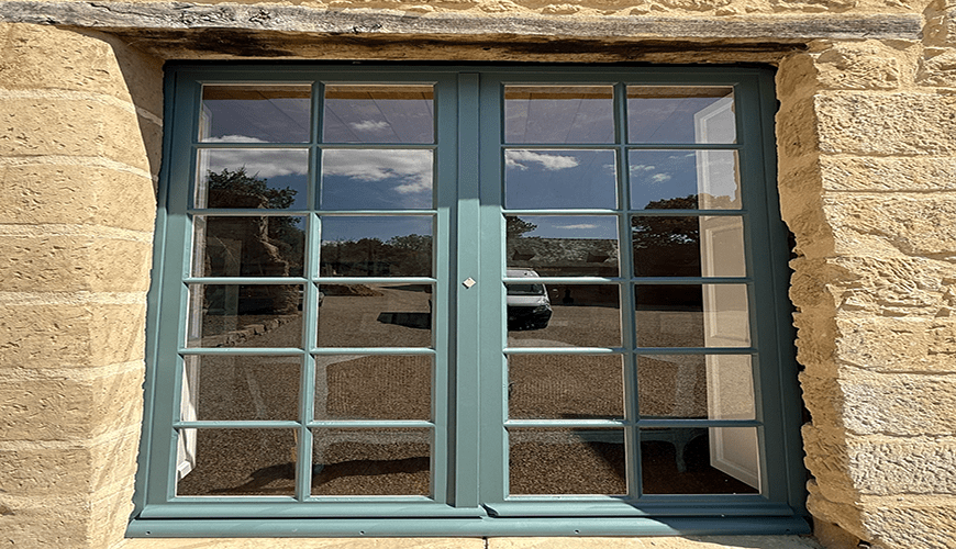peinture-extérieure-fenêtres-anciennes-neuves-rénovation-menuiseries-corrèze-vallée-de-la-dordogne-nord-du-lot-nuancea