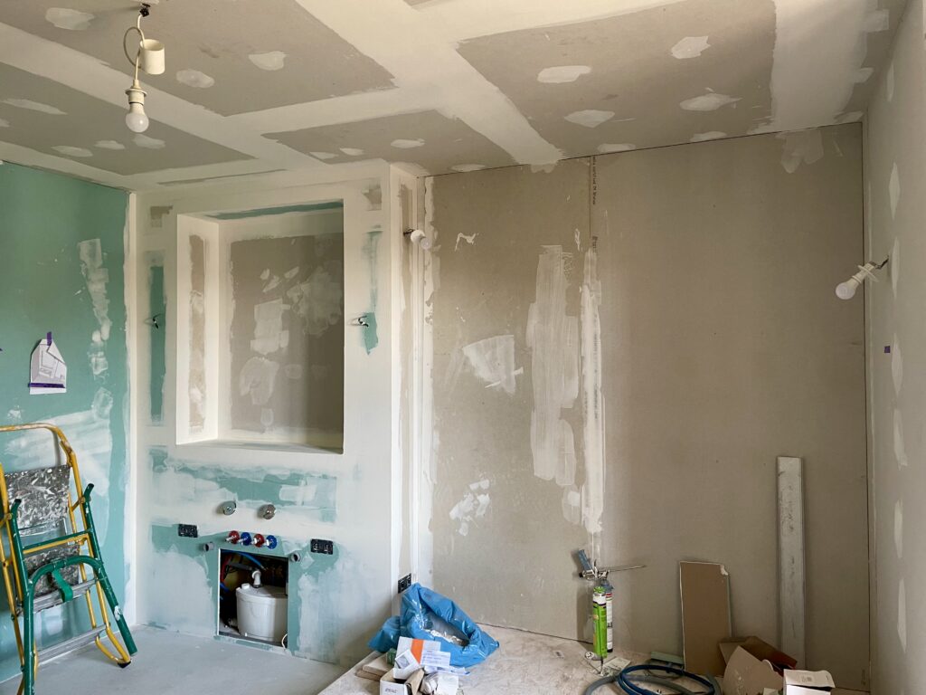 papier-peint-renovation-salle-de-bain-peinture-intérieure-peintre-en-batiment-vayrac-46110-nord-lot
