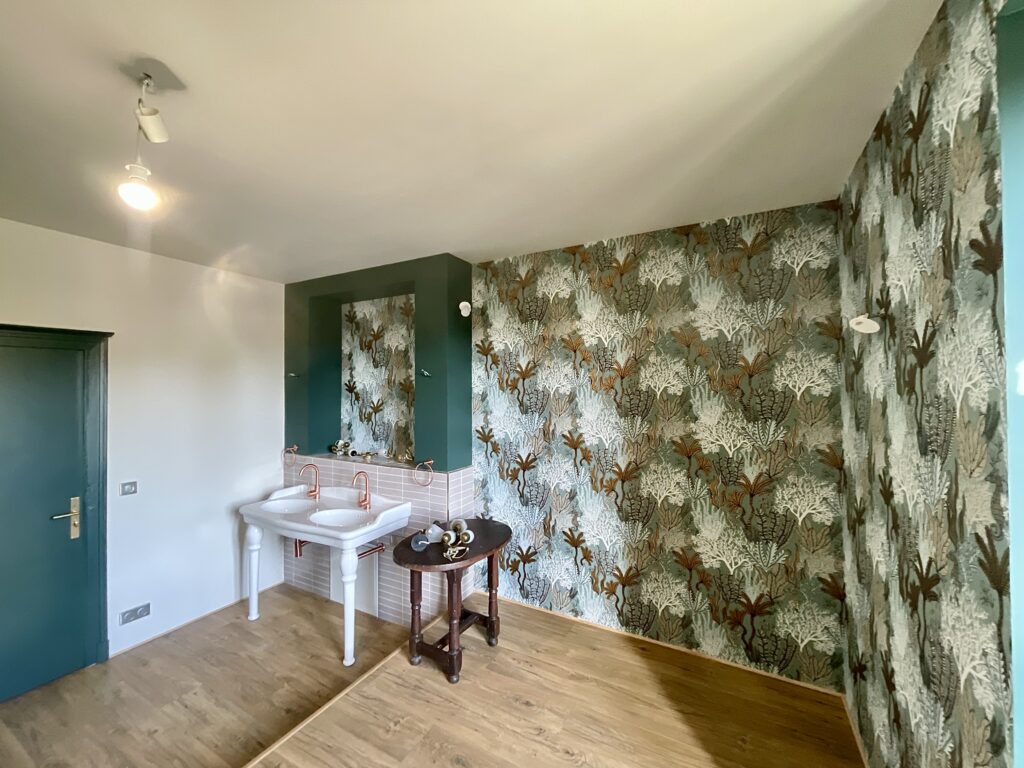 papier-peint-renovation-salle-de-bain-peinture-intérieure-peintre-en-batiment-vayrac-46110-nord-lot