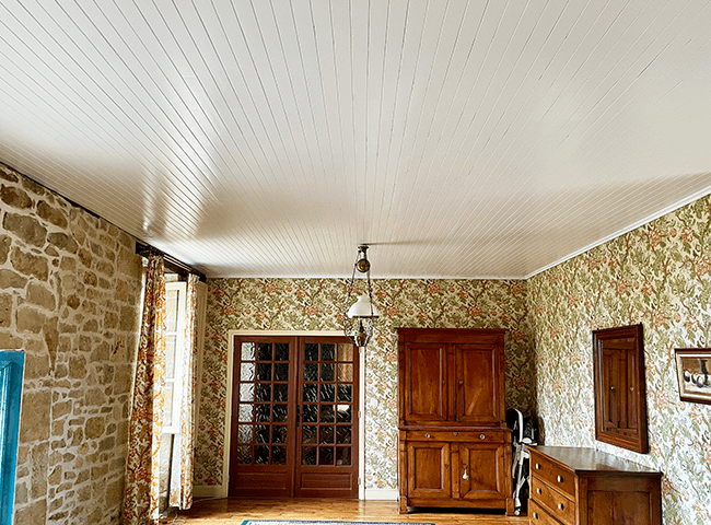 peinture-intérieure-plafond-lambris-lot-martel-corrèze-batiment-nuancea