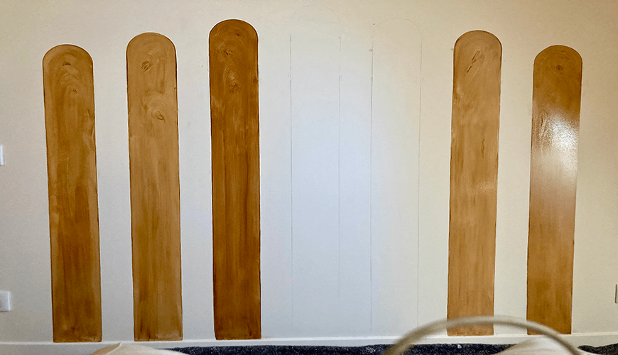 tête-de-lit-décoration-murale-original-faux-bois-peinture-intérieure-chambre-gramat-nuancea-peinture-intérieure-corrèze-lot-nord-du-lot